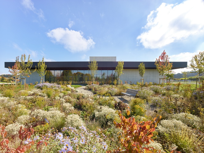 Der neue Geberit Campus von Atelier Brückner. © Roland Halbe