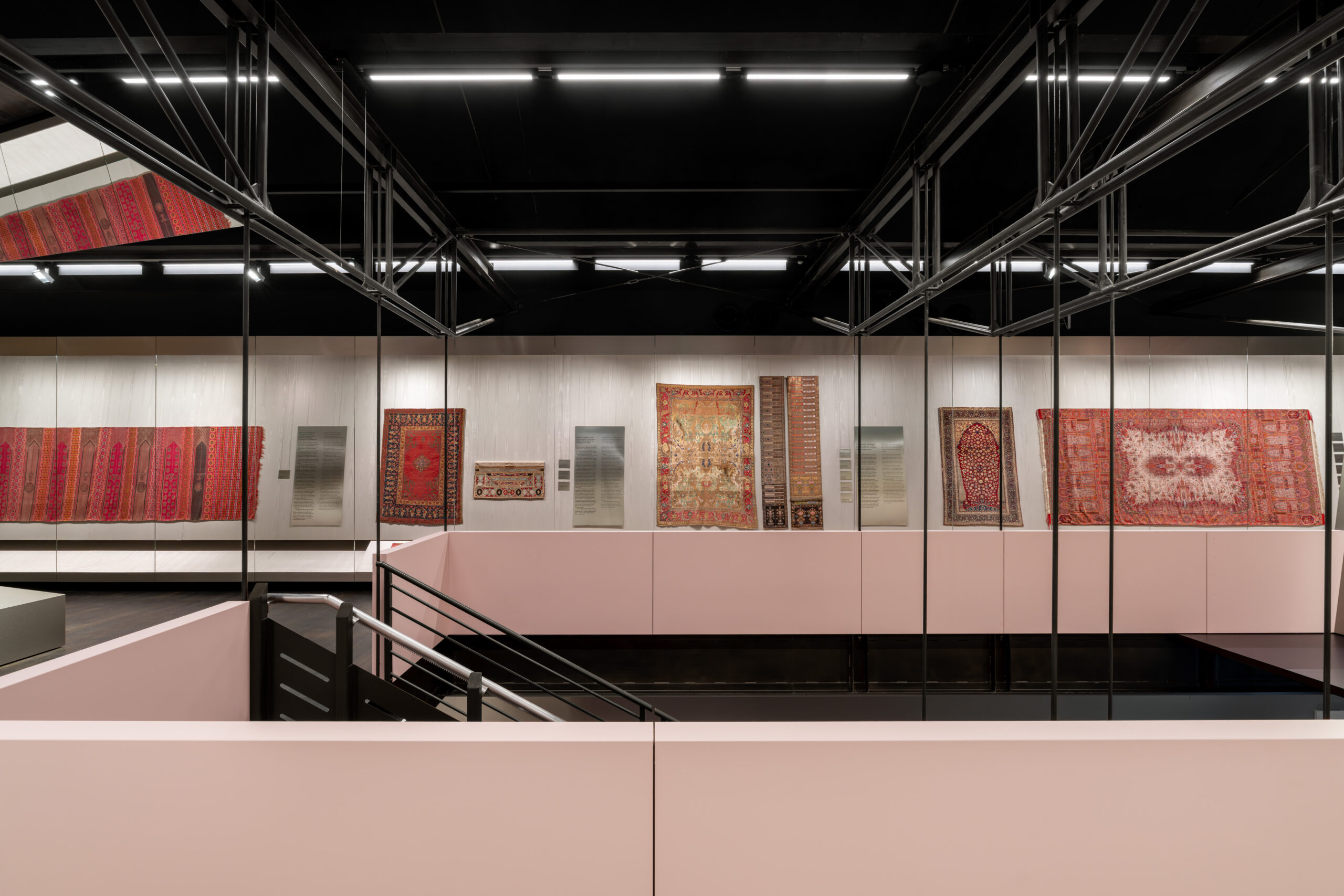 Neupräsentation der MAK Schausammlung Textilien und Teppiche