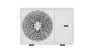 Die CS 3800i AW 6 OM-S von Bosch kombiniert das natürliche Kältemittel R290 mit hoher Effizienz und intelligenter PV-Integration.