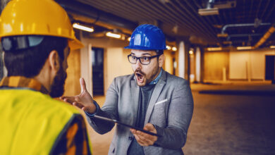 Kömmt öfters vor: Streit am Bau. Copyright: dusanpetkovic istock getty images plus