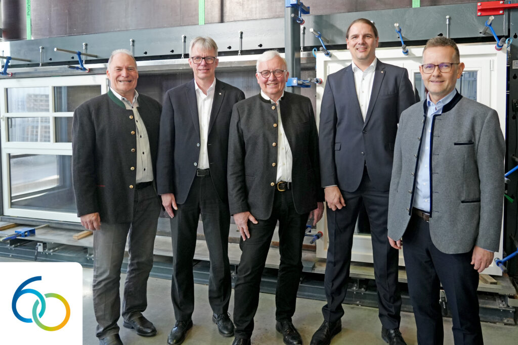 Geschäftsführung und die drei Institutsleiter haben in den letzten 20 Jahren das ift Rosenheim gemeinsam mit den Mitarbeiter*innen zu einer international renommierten Institution entwickelt. Von links: Prof. Ulrich Sieberath, Prof. Jörn Peter Lass, Prof. Dr.-Ing. Winfried Heusler, Michael Breckl-Stock, Dr. Jochen Peichl. © ift Rosenheim