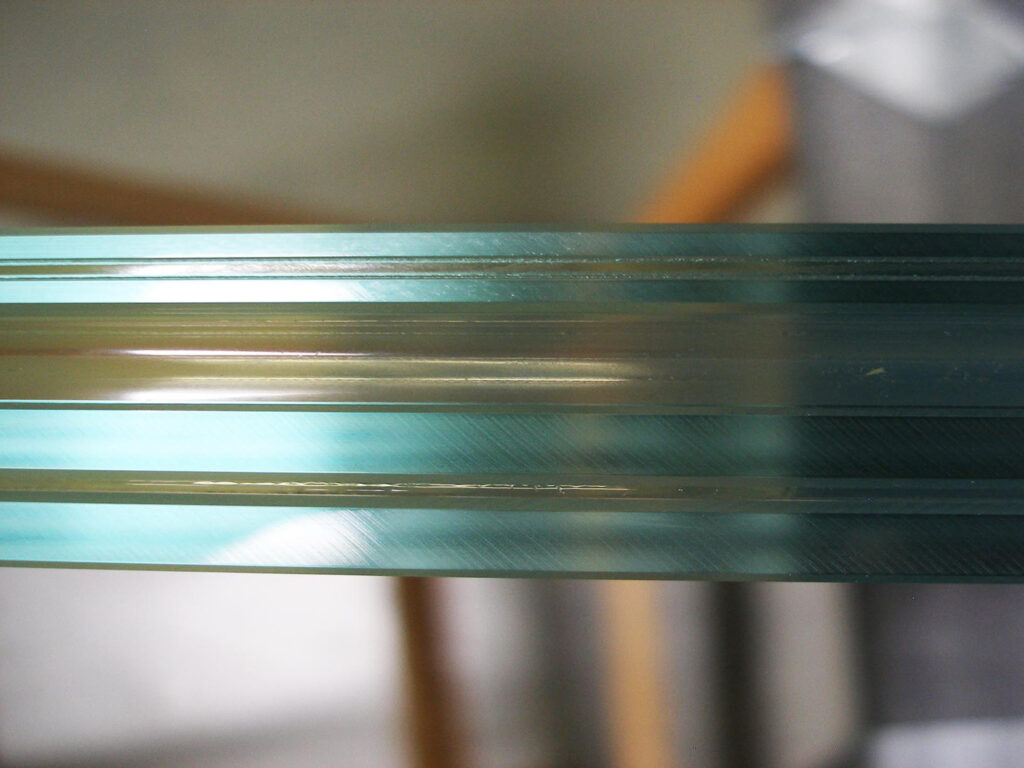 Anspruchsvolles BR-6 Laminat mit mehrlagiger „SentryGlas“-Schicht. 