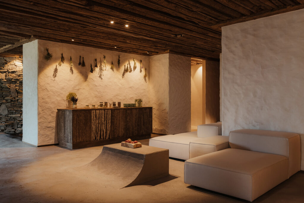 Lobby im Eriro Alpin Hotel