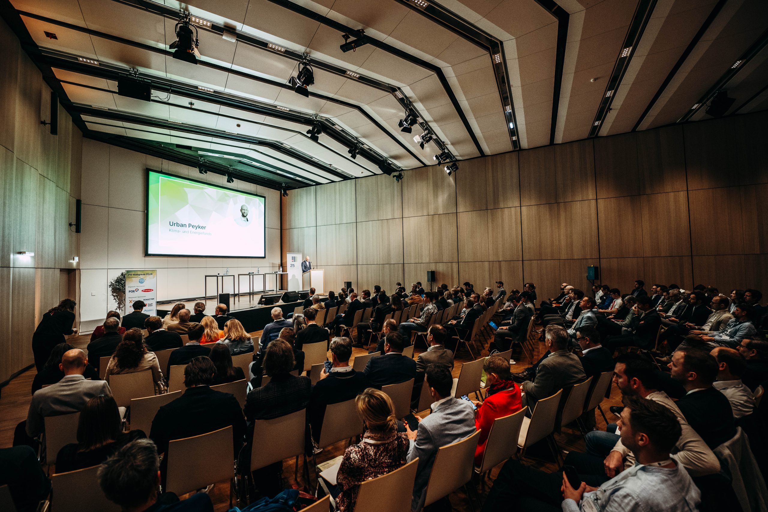 Systemlösung Photovoltaik und Stromspeicherung im Fokus