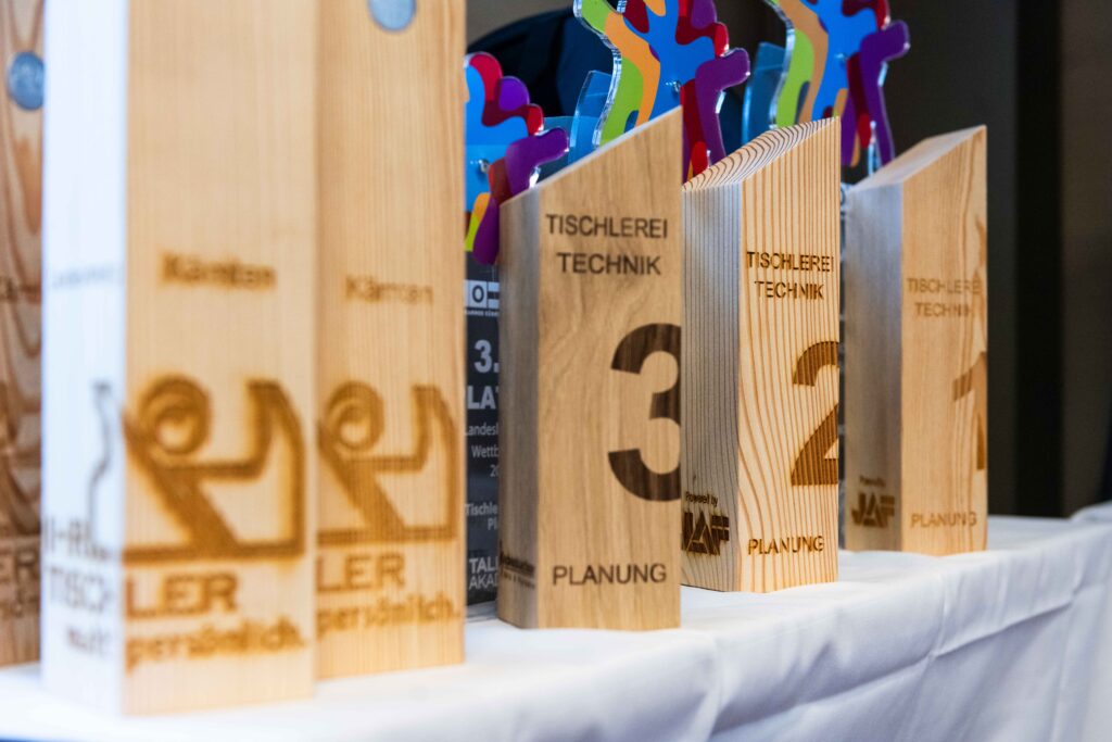 Der Kärntner Tischler-Nachwuchs zeigte beim LLW Spitzenleistungen.