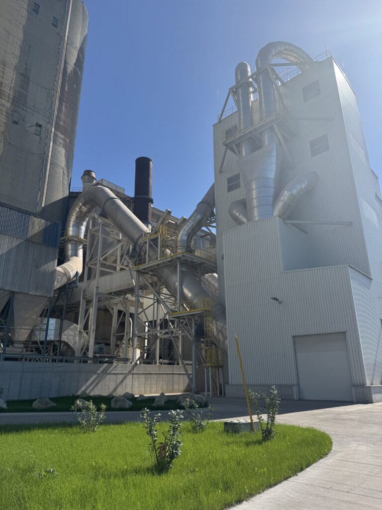 Holcim-Zementwerk in Mannersdorf. 