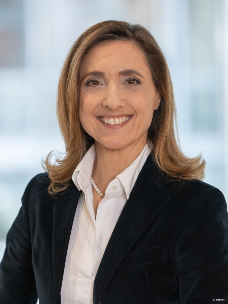 Ilaria Brillarelli (Wacker Chemie AG), Vorsitzende des Arbeitskreises Rohstoffe im Industrieverband Klebstoffe