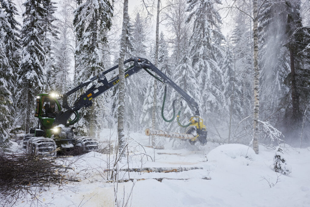 Holzernte im eigenen Wald. © Artek / Mikko Ryhänen