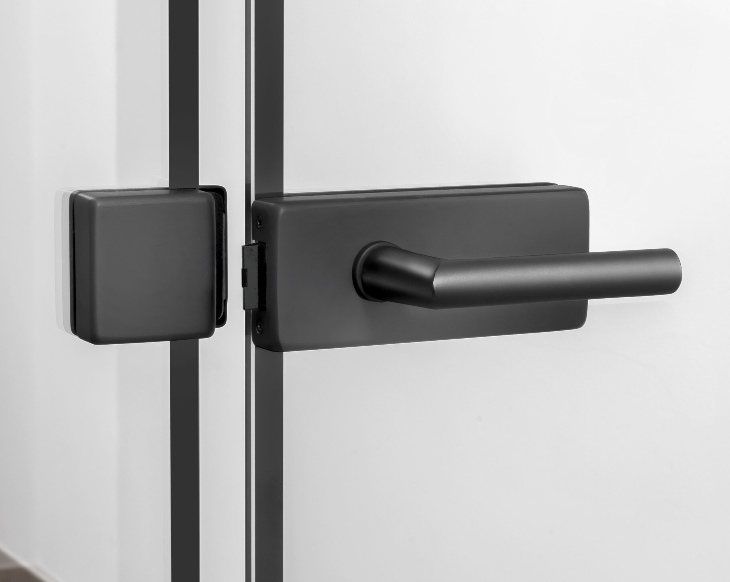 Neue Beschläge für Innentüren aus Glas