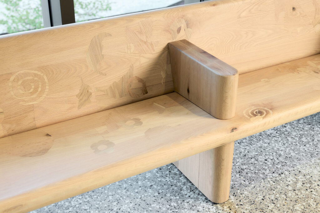Die V&A East Bench von Designer Andu Masebo.