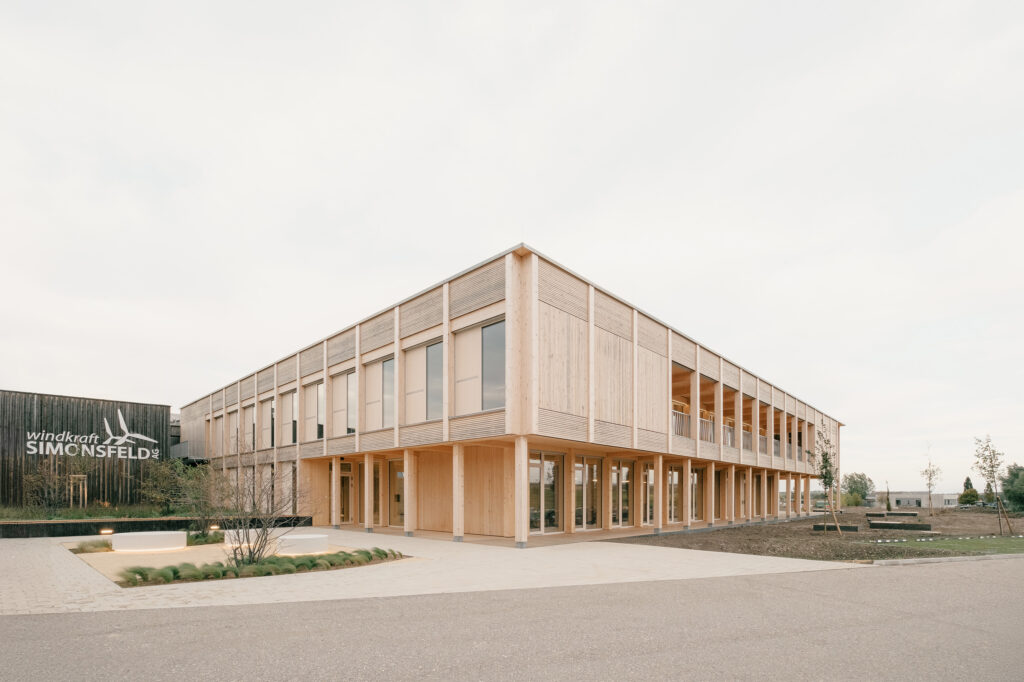 Firmenzentrale Windkraft Simonsfeld, Erweiterung.