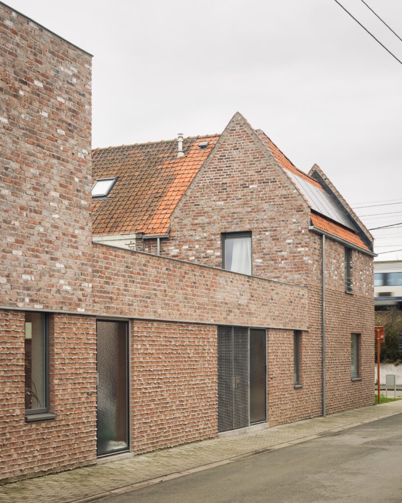 Ausgezeichnet mit dem Special Prize: ein soziales und städtebauliches Nachverdichtungsprojekt in Kortrijk von Maker.