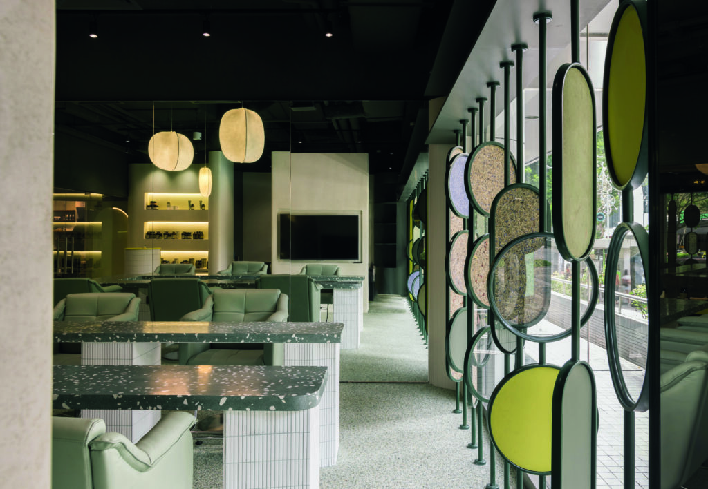 Kornblume blau, Wildspitze himmelblau und Almwiese | Bubble Blow Bar Singapur