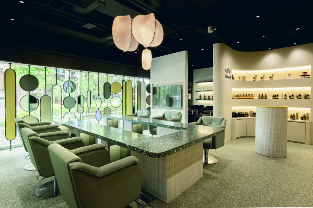 Kornblume blau, Wildspitze himmelblau und Almwiese | Bubble Blow Bar Singapur