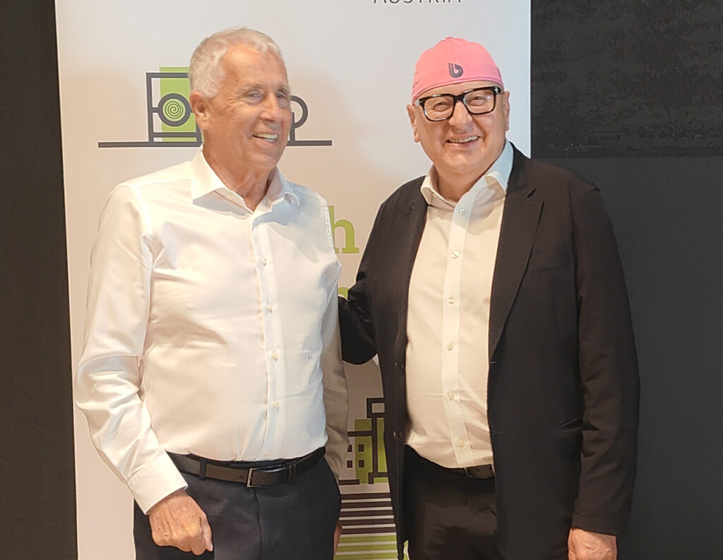 Angeregte Diskussionen in Seekirchen (v.l.): Richard Freimüller und Gastgeber Andreas Weißenbacher.