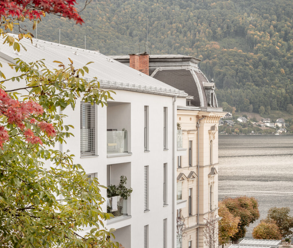 16 Wohnungen mit nettem Blick auf den Traunsee.