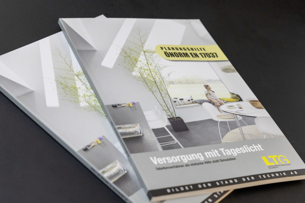 Eine neue, analoge Planungshilfe soll die Einschätzung der Tageslichtversorgung erleichtern, etwa in frühen Planungsphasen oder für Nutzer*innen von Gebäuden. 