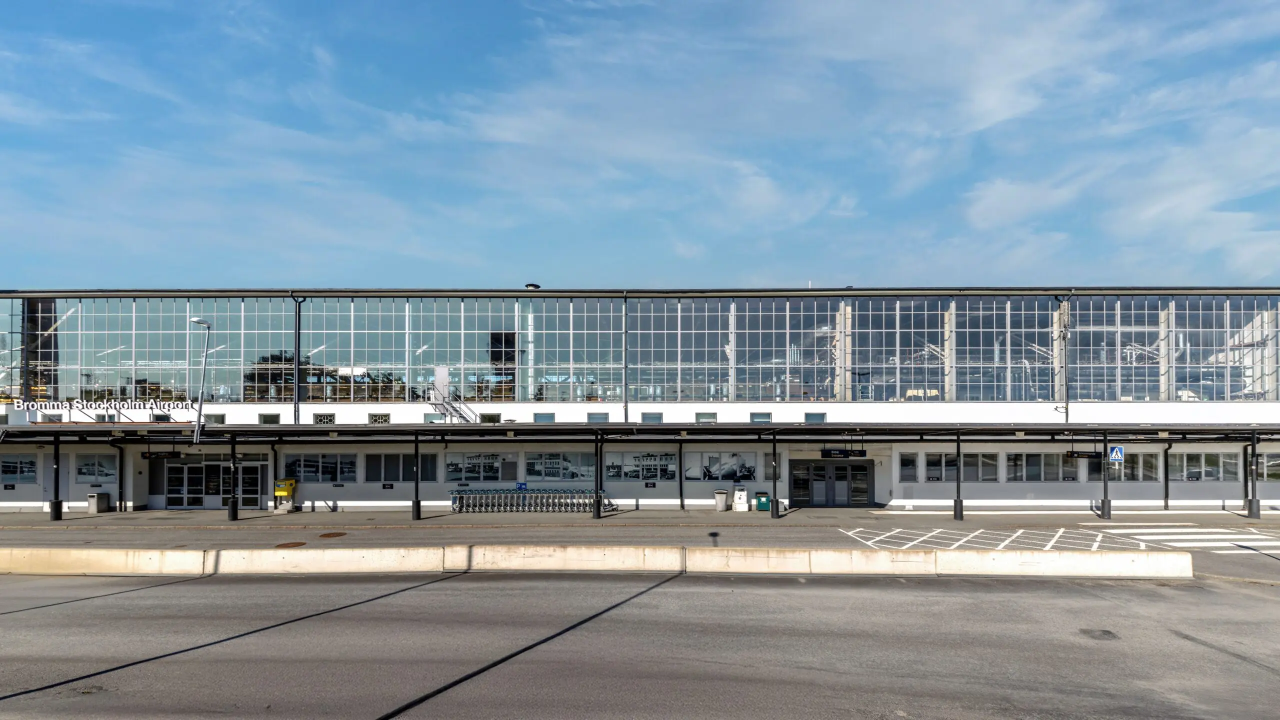 Flughafen Bromma: Behutsam saniert, zukunftsfähig verglast