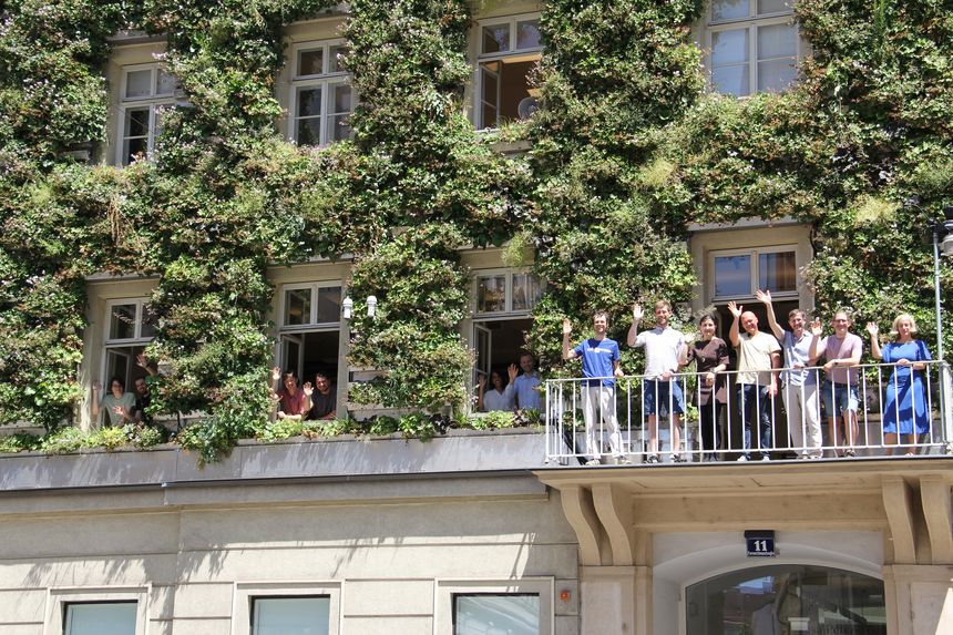 Begrünte Fassade der TU Wien übertrifft Erwartungen