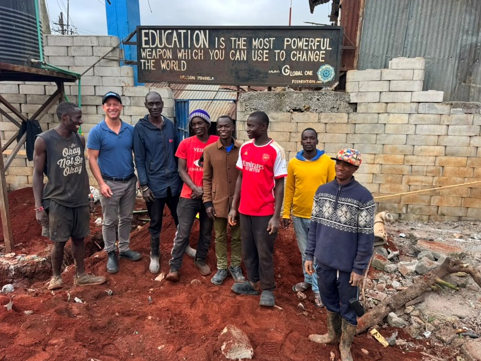 Baustellenteam in Kenia