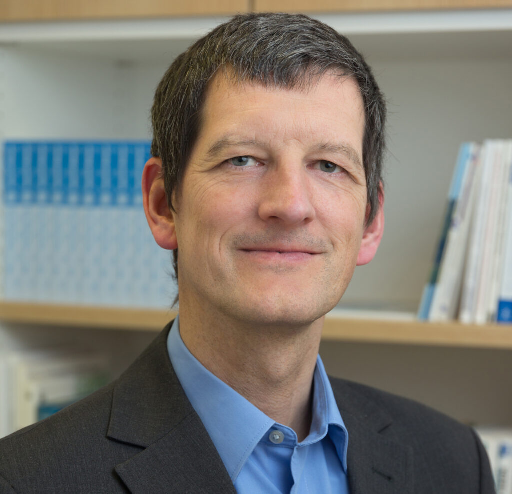 Prof. Dr. Peter Radgen ist Leiter des Lehrstuhls für Energieeffizienz am Institut für Energiewirtschaft und Rationelle Energieanwendung (IER).