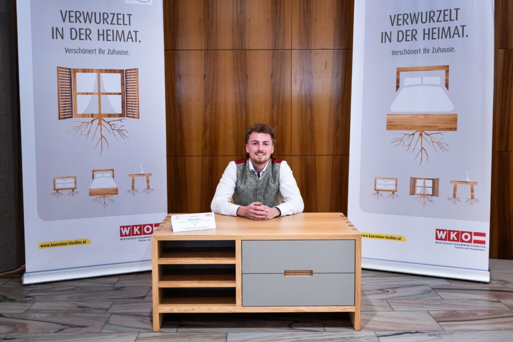 Couchtisch von Moritz Wallner, Tischlerei Kapeller, Obervellach